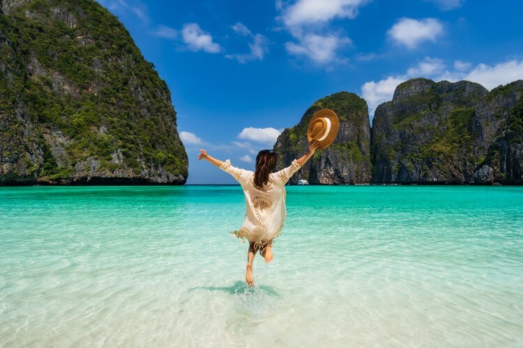 Tour in Cina con estensione mare a Phuket: spiaggia tropicale, palme e mare cristallino nel viaggio Dall’Impero ai Tropici