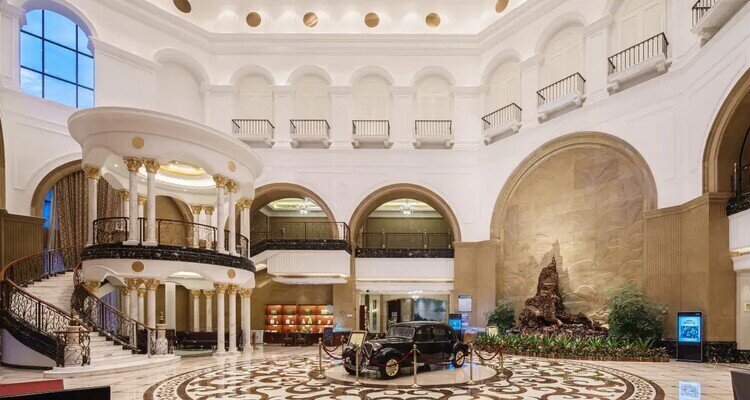 The lodge of the hotel in Emei