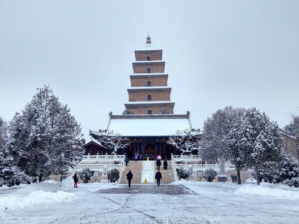 La Pagoda del Gran Ganso bajo la nieve