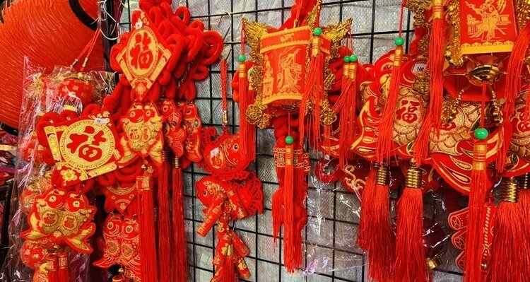 You can buy some traditional new year decorations in Dihua Street Lunar New Year Market.