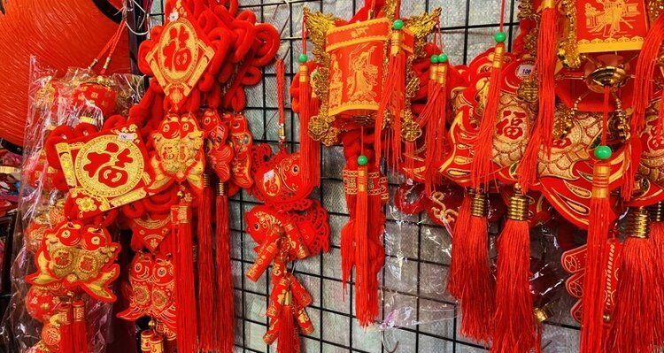 The beautiful Chinese New Year decorationa are selled in the Dihua Street Lunar New Year Market.
