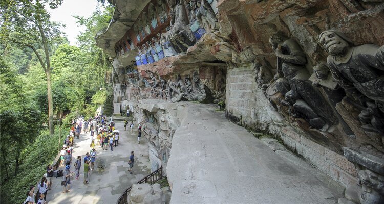 Baoding Mountain has flat land