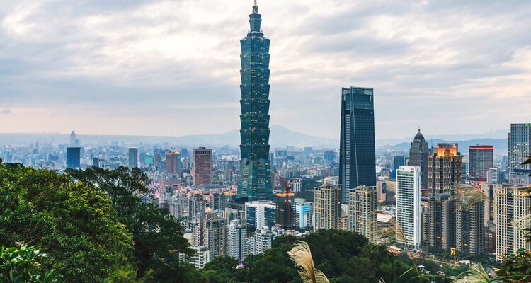 The view of Taipei city and Taipei 101 from Xiangshan Mountain