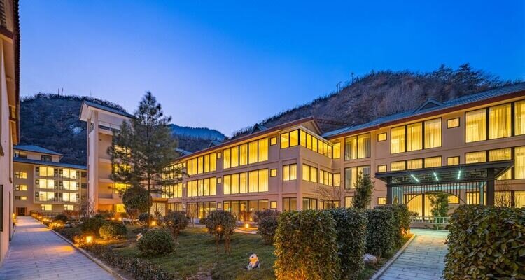 Jiuzhaigou Licheng Huating Resort