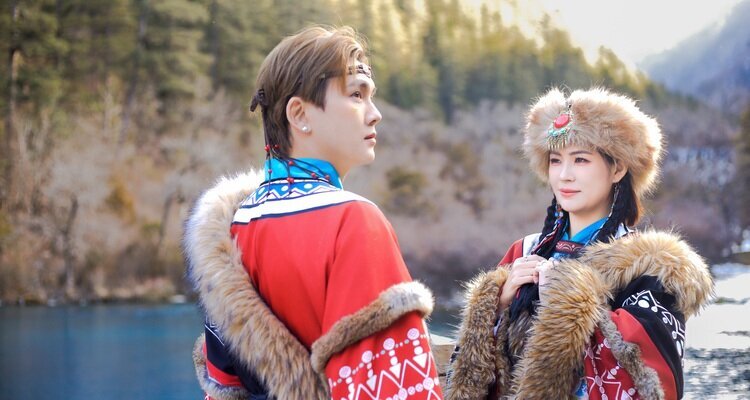 Jiuzhaigou Tibetan Dress Photo Shoot