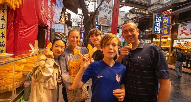 Our guide and guests enjoyed local cuisine in the Muslim Quarter.