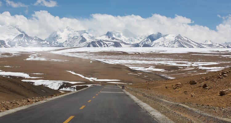 Fantastic view on the road from Nepal to Lhasa