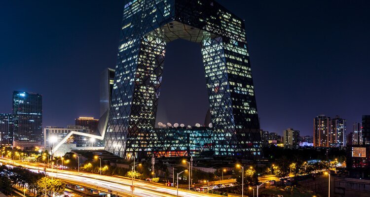 Ammirare i paesaggi notturni della città