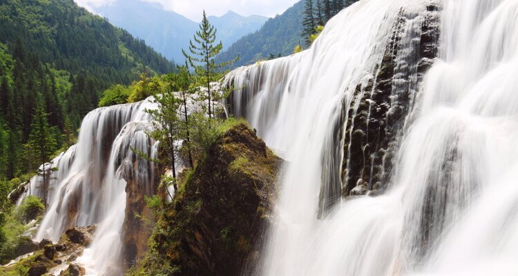 Pearl Shoal Waterfall