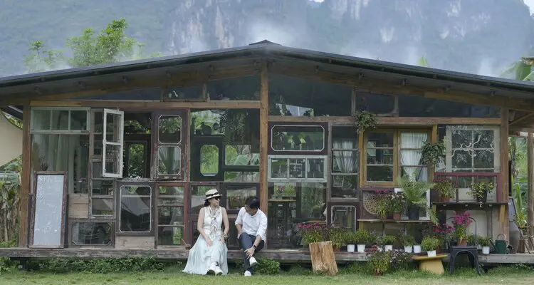 A lovely couple are enjoying their time in China,Yangshuo, Guilin