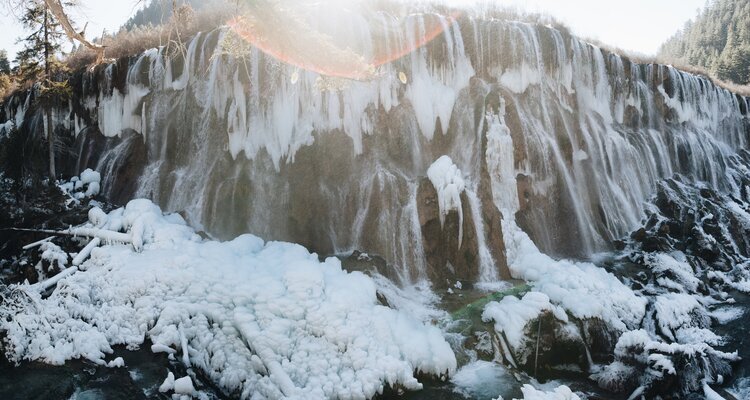 Frozen Nuorilang Waterfall
