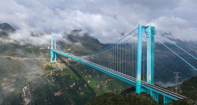 Huajiang canyon bridge