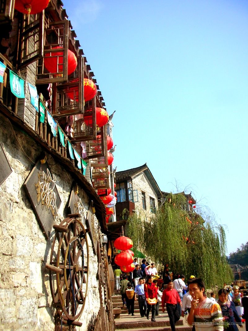 郷愁の貴州省少数民族の村と鎮遠～鳳凰古街　感動紀行4泊5日間