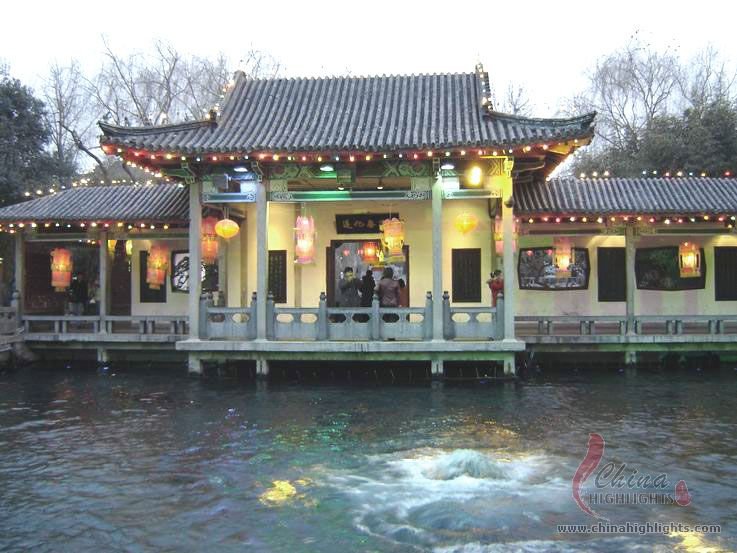 青島·済南·泰山·曲阜·臨シ·青州旅行4泊5日間