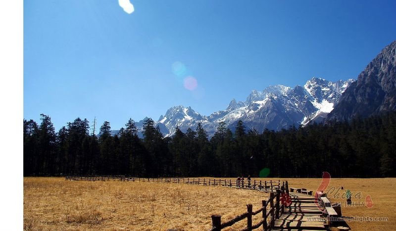 麗江虎跳峡トレッキングとシャングリラ観光