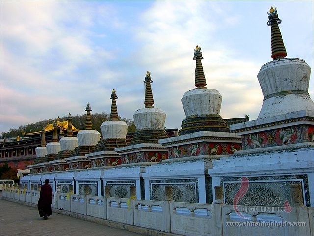 青蔵鉄路利用西寧発チベット(ラサ)観光4泊5日