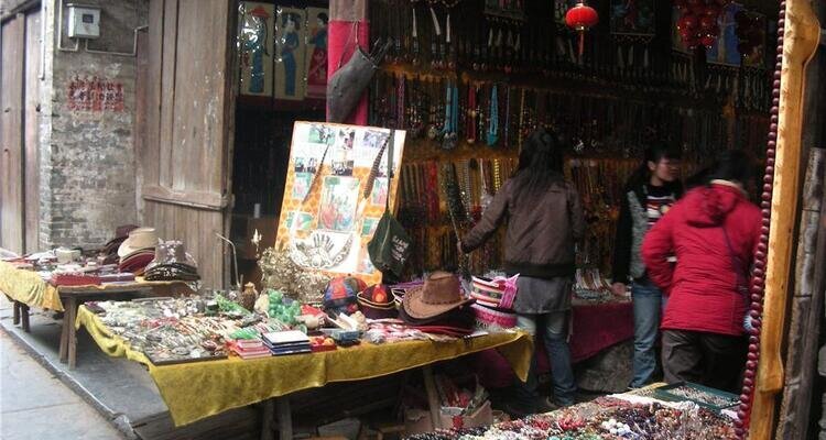 Watch Locals Trading in The Traditional Market
