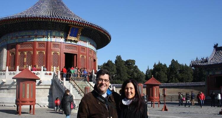 Nuestros clientes visitaron el Salón del Cielo Imperial (皇穹宇, Huáng Qióng Yǔ).