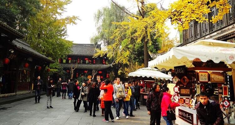 Jinli Old Street&nbsp;is much quieter in November