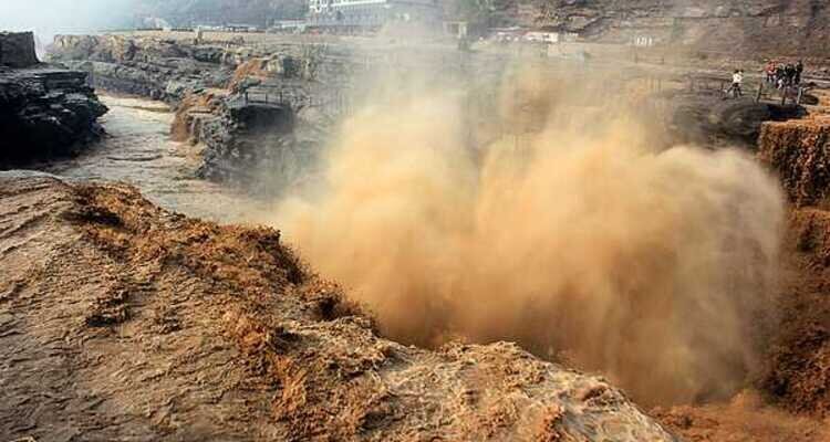 Hukou Waterfall is turbulent during the flood season