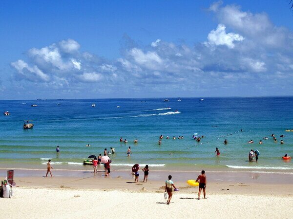 Disfrutar del sol en las playas de Sanya