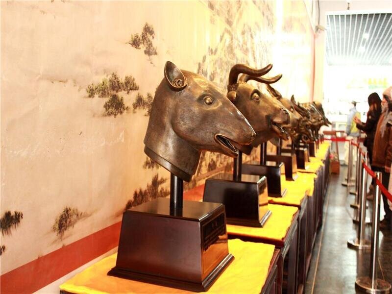 Bronzestatuen der Tiere